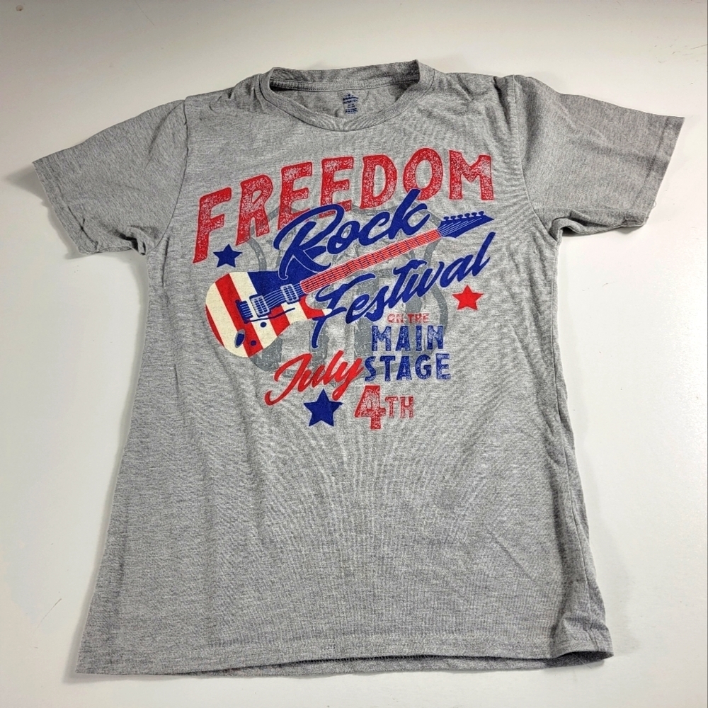 Celebrate Patriotic Fourth Of July Themed Graphic Tee SMALL S Unisex #